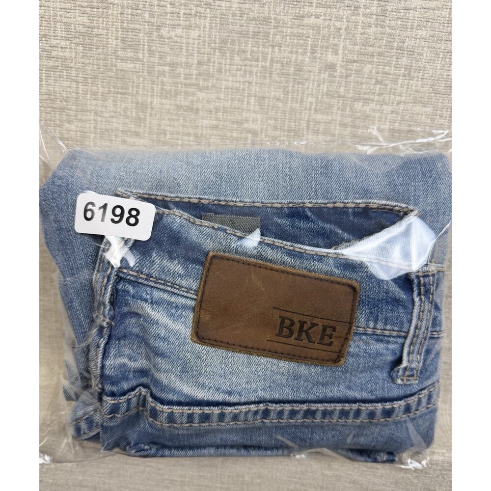 BKE Aiden Men’s Jeans 30R Bootleg Light Wash Distressed Stretch Denim - Picture 11 of 11